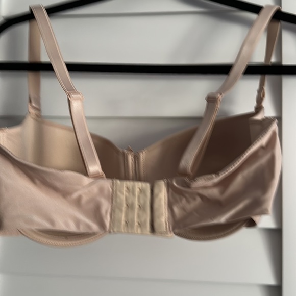 Chantelle Basic Invisible T- Shirt bra 34DDD - Picture 2 of 5